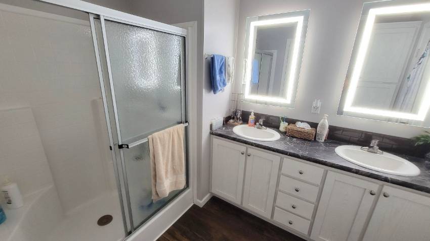 312 Siberian Cypress Circle a Winter Haven, FL Mobile or Manufactured Home for Sale